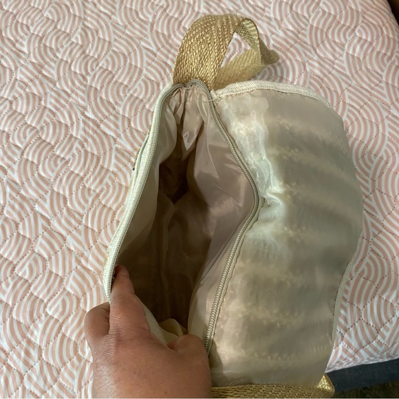 M.M.M Artesanias Bags being tan white made in Mexico - Picture 5 of 11